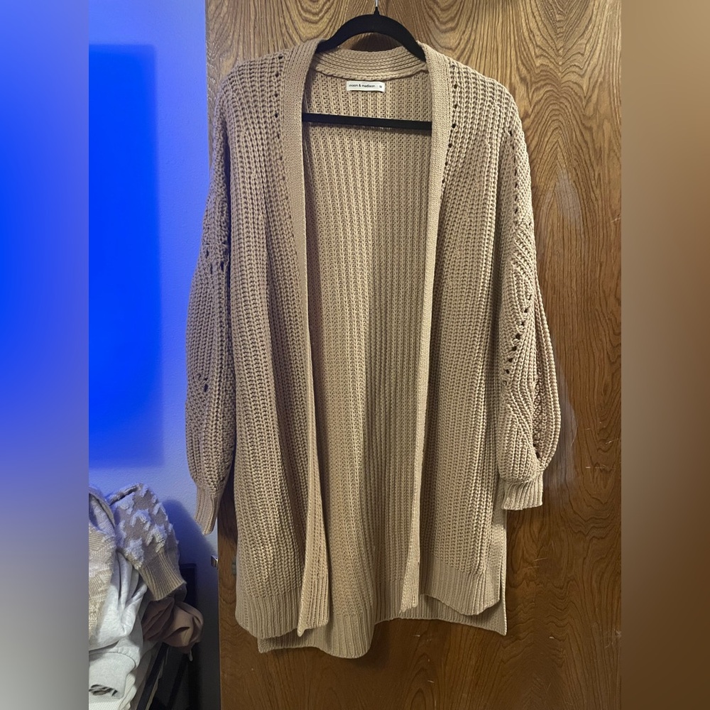 NWOT moon & madison Cardigan